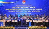 Outstanding youth union officials honoured with Ly Tu Trong Awards