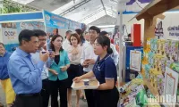 Nearly 200 booths showcase OCOP, typical agricultural products
