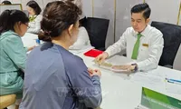 Buyers no longer line up for gold purchases at banks