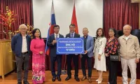 Overseas Vietnamese continue to raise funds for flood victims