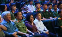 Special Program 'Vietnam's Support': Humanity as the Pillar Amidst Storms and Floods