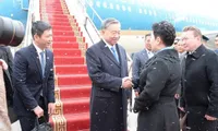 Top leader arrives in Ulaanbaatar, beginning state visit to Mongolia