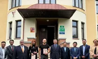 Vietnamese Embassy delegation holds working session with Czech city authorities