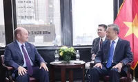 Top Vietnamese leader meets US Senator