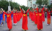 Hanoi Ao dai dance marks Vietnamese women’s day