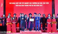 Hanoi: 100 outstanding valedictorians in 2024 honoured