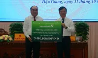 Hau Giang: Nearly 400,000 USD donated to do away with dilapidated houses