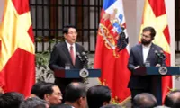 Vietnamese, Chilean leaders meet with press after talks