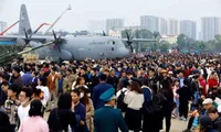 Vietnam International Defence Expo extends visiting time to some booths