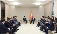 PM works with leaders of prominent Vietnamese businesses in Czech Republic, Europe