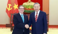 Party chief hosts Cuban top diplomat in Hanoi