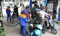 Retail petrol prices decrease slightly on February 27