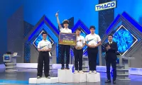 Thrilling  to  the Last Minute: Hanoi Schoolboy Wins Laurel Wreath in First Week of Road to Mount Olympia - Third Quarter