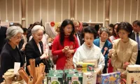 Vietnam's traditional products promoted at charity fair in Japan