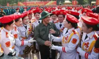 PM encourages forces ahead of 50th reunification anniversary parade