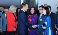 French President begins state visit to Vietnam