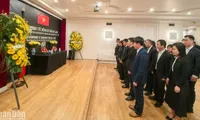 Vietnamese Embassy in France holds funeral ceremony for former State President Tran Duc Luong