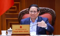 PM calls for breakthrough policies for Vietnam's int'l financial centre