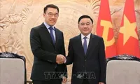 Vietnamese, Lao Parties enhance relations