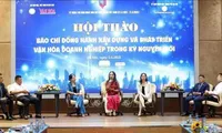 Ha Noi seminar discusses press's role in enterprise culture building
