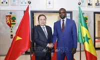 Vietnamese top legislator meets Senegalese Prime Minister