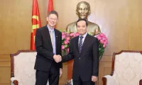 Viet Nam pledges support for AES investment in green energy