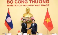 Vietnam, Laos to strengthen cooperation in trade, energy, border logistics