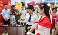 Vietnam Railways unveils Hanoi heritage train, smart ticketing