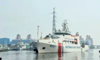 Viet Nam Coast Guard ship visits Indonesia to enhance maritime cooperation