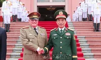 Vietnamese Minister of National Defence holds talks with Cuban counterpart