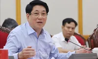 Politburo discusses preparations for Cao Bang, Hue Party Congresses