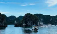 Quang Ninh eyes storm warning system in Ha Long, Bai Tu Long Bays following tourist boat tragedy