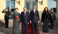 Finland greets Vietnamese Party chief with welcome ceremony