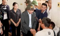 Senior Party official urges swift flood recovery, delivers aid to Khanh Hoa