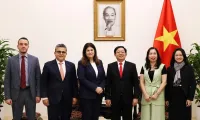 Deputy PM Ho Quoc Dung receives Palestinian foreign minister