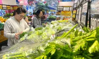 Goods supply ample, prices stable on third day of Lunar New Year