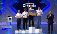 Hanoi Schoolboy Wins the Olympia Laurel Wreath