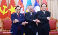 Vietnamese, Lao, Cambodian PMs devise concrete measures to implement Party leaders’ meeting outcomes