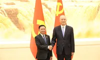 Vietnamese, Chinese senior Party officials hold talks in Beijing