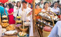 Street vendor memories blend with modern seaside festival in Da Nang