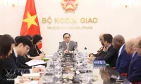 Foreign minister welcomes ambassadors of African nations