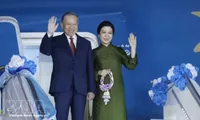 Top Vietnamese leader concludes official visit to Thailand, heading to Singapore