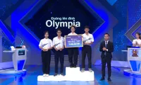 Hanoi Schoolgirl Makes  Dramatic Comeback to Win Road to Olympia Mount