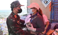 Venezuela earthquakes: Vietnamese rescuers bring a grieving mother her final goodbye