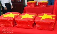 Ca Mau transfers first DNA samples from unidentified martyrs' remains for analysis