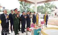 Vietnam pays tribute to fallen heroes in Laos on War Invalids and Martyrs' Day