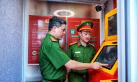 Hanoi pilots smart police station