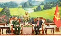 Vietnam, Laos strengthen political, defence ties