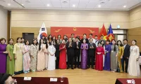 NA President meets Vietnamese community in RoK