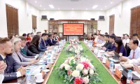 Phu Tho courts Russian investors in vocational training, trade